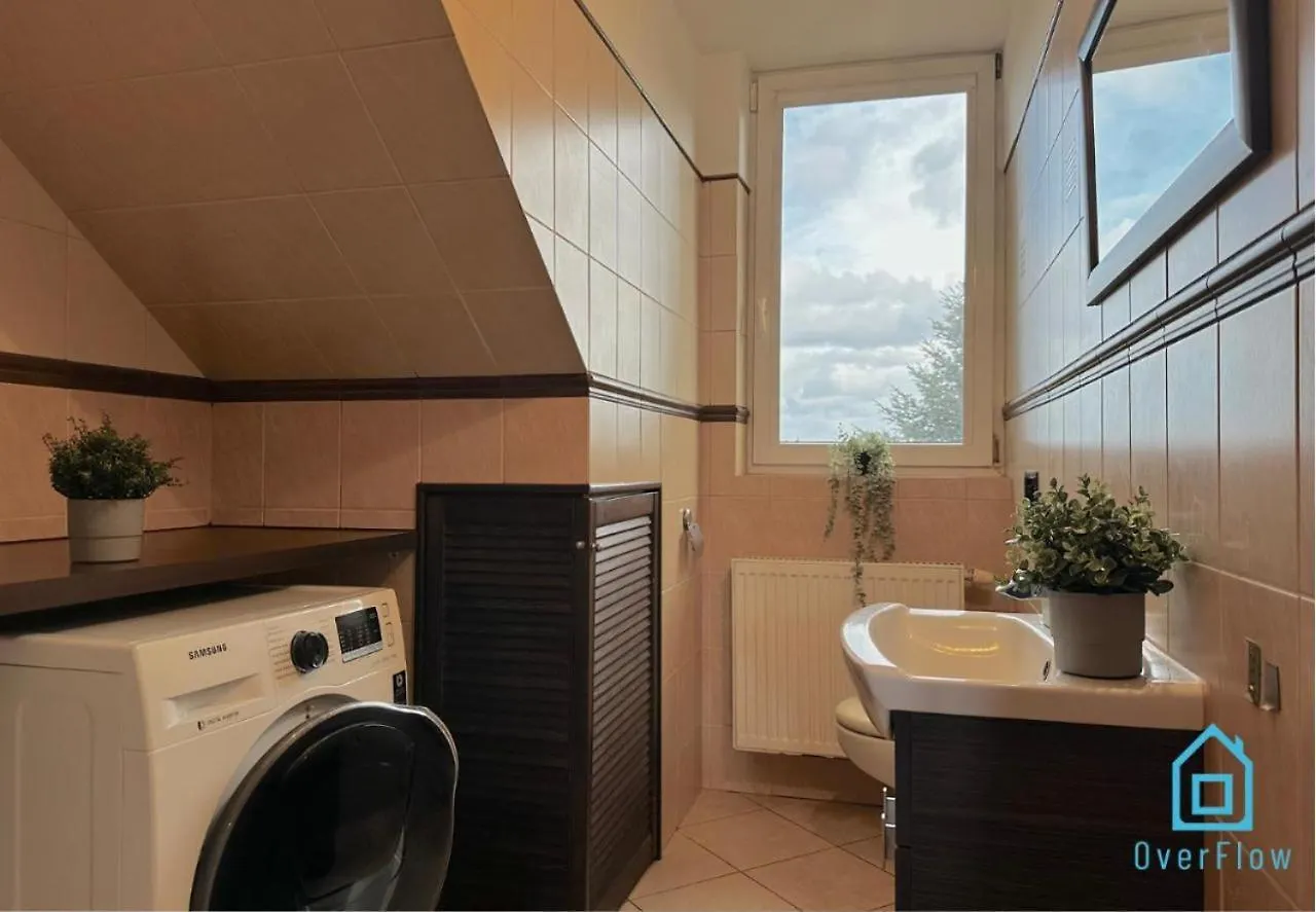 Gallery Room - Charming Place, 15 Minutes To Gdansk Old Town & 5 Minutes To Seaside Homestay