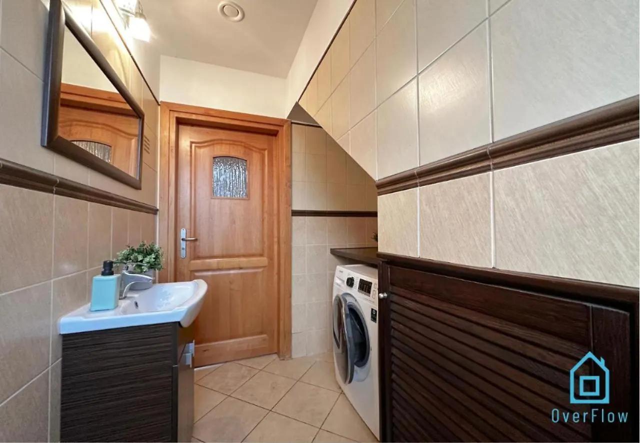 Homestay Gallery Room - Charming Place, 15 Minutes To Gdansk Old Town & 5 Minutes To Seaside Poland