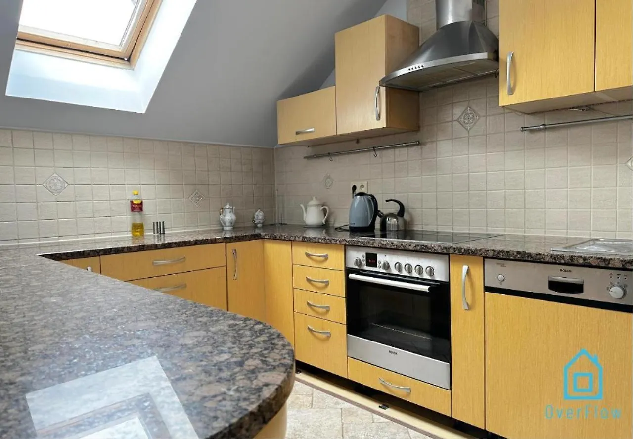 Homestay Gallery Room - Charming Place, 15 Minutes To Gdansk Old Town & 5 Minutes To Seaside