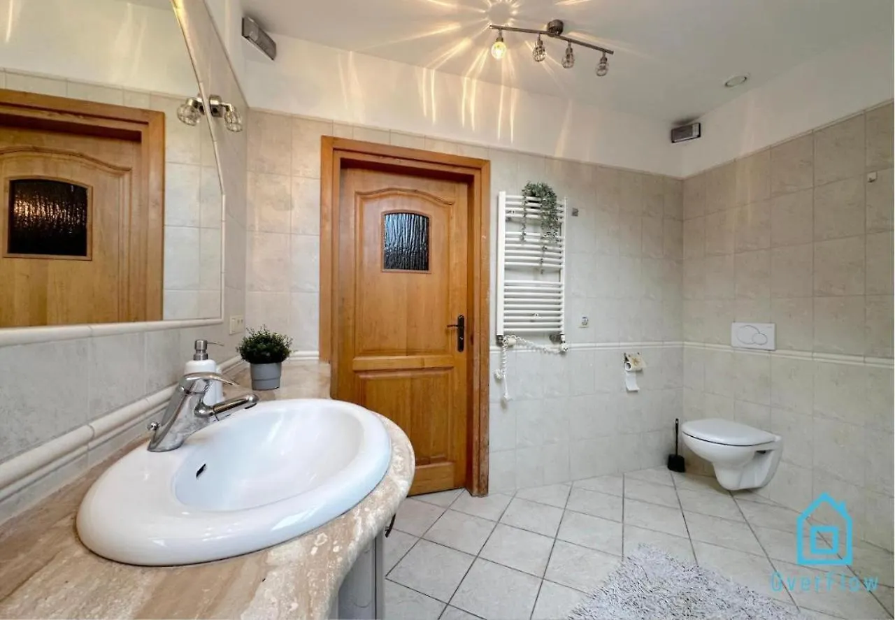 Gallery Room - Charming Place, 15 Minutes To Gdansk Old Town & 5 Minutes To Seaside 0*,