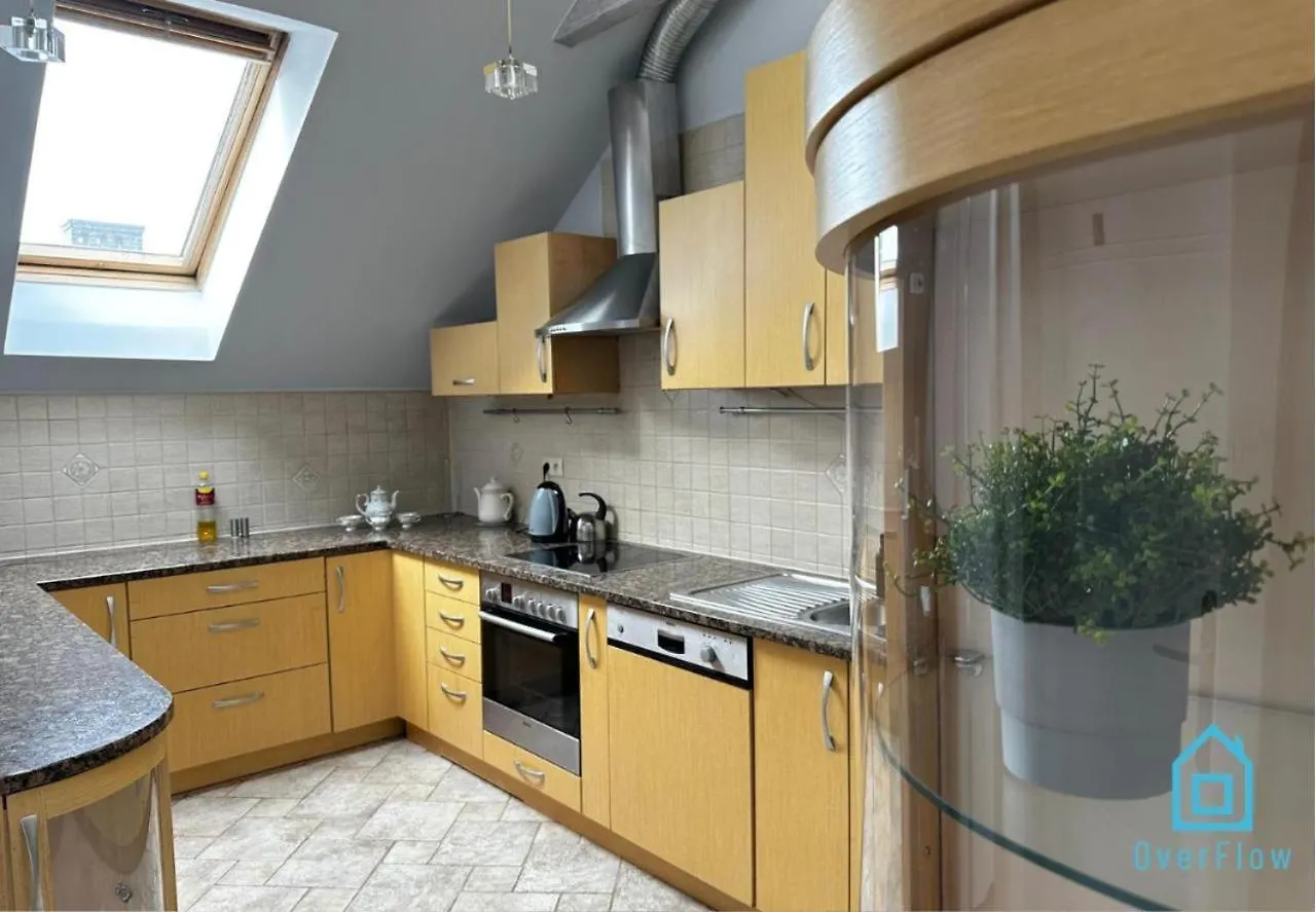 Gallery Room - Charming Place, 15 Minutes To Gdansk Old Town & 5 Minutes To Seaside 0*,